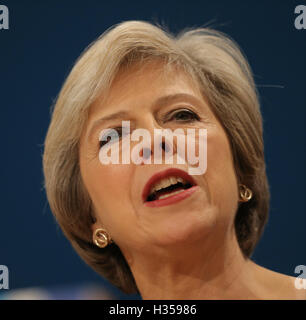 Birmingham, UK. 5th October, 2016. Theresa May Mp Prime Minister Conservative Party Conference 2016 The Icc Birmingham, Birmingham, England 05 October 2016 Addresses The Conservative Party Conference 2016 At The Icc Birmingham, Birmingham, England Credit:  Allstar Picture Library/Alamy Live News