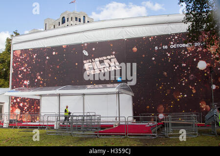 London , UK. 5th October 2016.  A giant 780 seater pop up cinema  is being erected for filmgoers at the 12 day festival in Embankment gardens as a venue for the 60th BFI London Film Festival Credit:  amer ghazzal/Alamy Live News Stock Photo