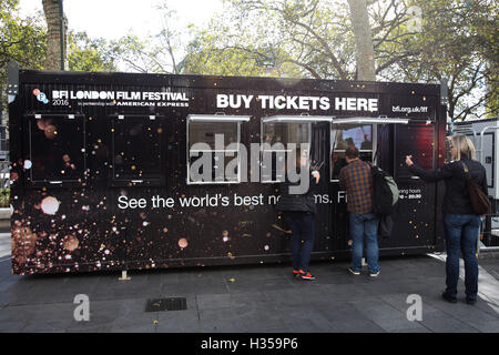 Odeon Leicester Square, London, UK. 5th October, 2016. People queuing for tickets for BFI London Film Festival in Leicester Square Credit:  Dinendra Haria/Alamy Live News Stock Photo