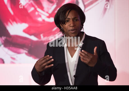 London, UK. 05th October 2016. Former England international and RFU Council member Maggie Alphonsi at the media briefing for the unveiling of the new vision for women’s rugby in England as part of Women’s Sport Week (3 - 9 October 2016). Also present were RFU Chief Executive Ian Ritchie, RFU Director of Development Steve Grainger and RFU Professional Rugby Director Nigel Melville. Credit:  Elsie Kibue / Alamy Live News Stock Photo