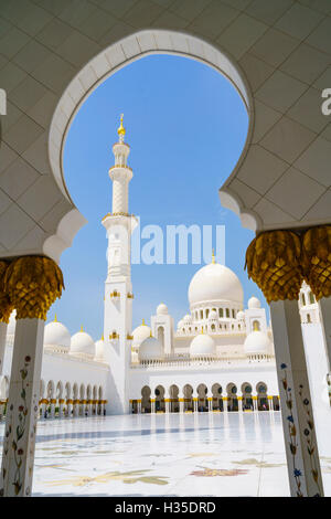 Sheikh Zayed Mosque, Abu Dhabi, United Arab Emirates, Middle East Stock Photo