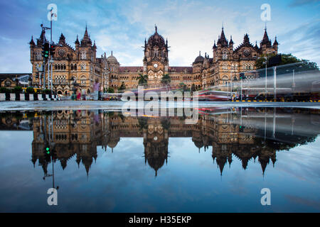 Chhatrapati Shivaji (Victoria Terminus), UNESCO, historic railway station, Mumbai (Bombay), Maharashtra, India Stock Photo