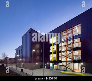 Exterior view of the GMSE UTC (Greater Manchester Sustainable Engineering University Technical College) Oldham, UK. Stock Photo