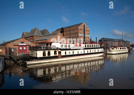 Gloucester Docks Gloucestershire England UK Commercial boats alongside in the main basin of these historic Gloucester Docks Stock Photo