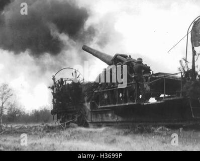 Big Bertha howitzer artillery gun, Liege, WW1 Stock Photo - Alamy