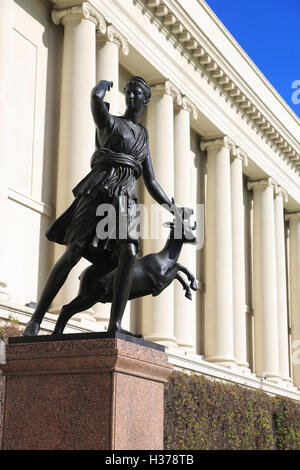 Huntington Library building with statue of Diana.Huntington Library,Art Collection and Botanic Garden.San Marino,California.USA Stock Photo