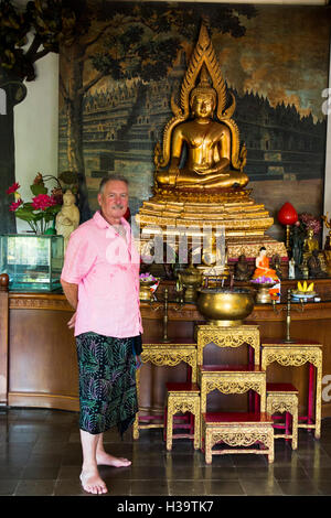 Indonesia, Bali, Banjar, Brahma Vihara Arama, Buddhist monastery, Prayer Room, tourist & gold Buddha Stock Photo