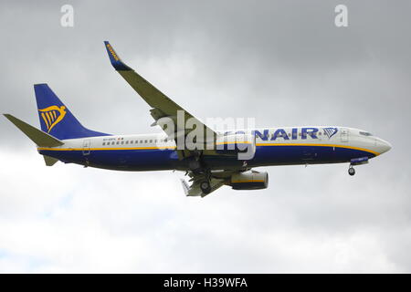 Ryanair Boeing 737 Next Gen EI-DPX approaching Birmingham Airport, UK Stock Photo