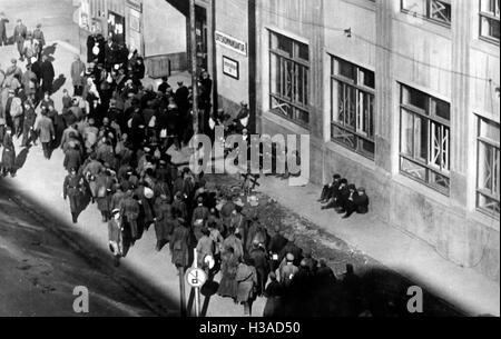 Soviet prisoners of war in Smolensk, 1941 Stock Photo