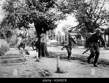 German advance detachment on the Eastern Front, 1941 Stock Photo - Alamy