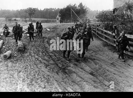 German infantry marching on the Eastern Front, 1941 Stock Photo