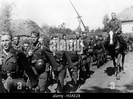 German infantry advancing on the Eastern Front, 1941 Stock Photo