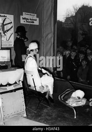 Showcase of the air raid information center in Pankow, 1935 Stock Photo