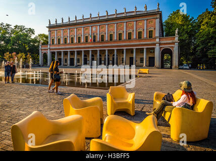 Italy Emilia Romagna Reggio nell'Emilia Piazza dei Teatri - Piazza della Vittoria - Teatro Municipale Romolo Valli Stock Photo