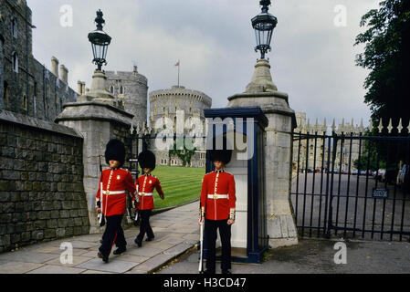 Royal Guard on sentry duty at the advanced gate. Windsor Castle. Berkshire. England, UK, Circa 1980's Stock Photo