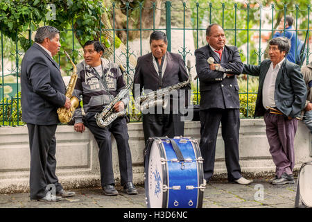 Banos De Agua Santa, Ecuador - 23 June, 2016: Men Orchestra Entertains The Citizen And The Tourists In Banos De Agua Santa Stock Photo