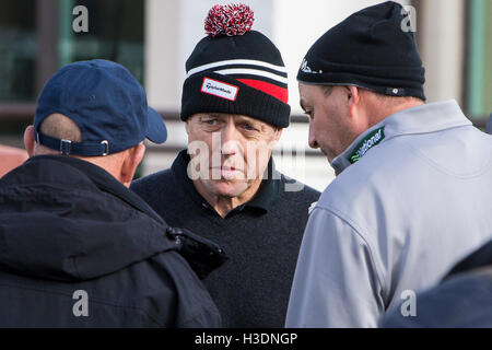 Carnoustie Golf Course, Fife, Scotland. 06th Oct, 2016. Alfred Dunhill Links Championship Golf 1st Round. Actor Hugh Grant chats to his playing partners Credit:  Action Plus Sports/Alamy Live News Stock Photo