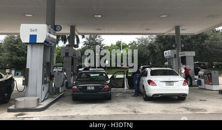 Florida, USA. 6th Oct, 2016. Chevron gas station in Weston . Barbara Duarte/ Sun Sentinel.SOUTH FLORIDA OUT; NO MAGS; NO SALES; NO INTERNET; NO TV. Credit:  Sun-Sentinel/ZUMA Wire/Alamy Live News Stock Photo