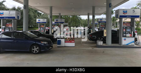 Florida, USA. 6th Oct, 2016. Chevron gas station in Weston . Barbara Duarte/ Sun Sentinel.SOUTH FLORIDA OUT; NO MAGS; NO SALES; NO INTERNET; NO TV. Credit:  Sun-Sentinel/ZUMA Wire/Alamy Live News Stock Photo