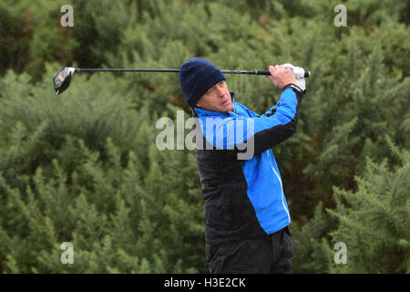 St Andrews, Scotland, United Kingdom, 07, October, 2016. Hollywood star Hugh Grant taking part in the Alfred Dunhill Links Championship Credit:  Ken Jack / Alamy Live News Stock Photo