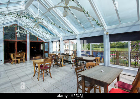 Riverside Inn, Saltford, Bristol, UK. pub pubs 'public house' 'public houses' Stock Photo