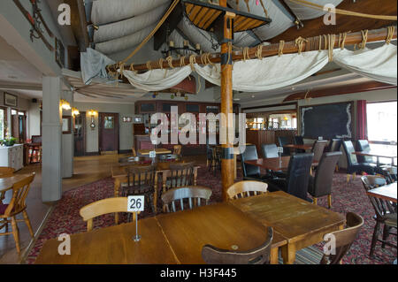 Riverside Inn, Saltford, Bristol, UK. pub pubs 'public house' 'public houses' Stock Photo