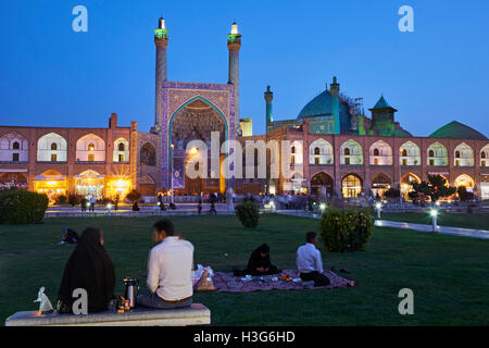 Iran, Isfahan, Imam Square, Jameh Mosque or Friday mosque, world heritage of the UNESCO, picnic Stock Photo