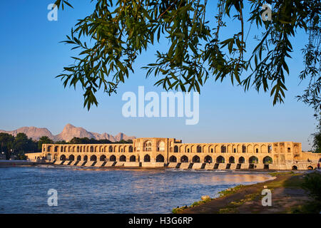 Iran, Isfahan, Khaju bridge on the river Zayandeh Stock Photo