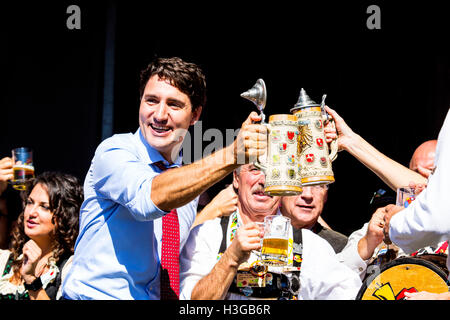 Kitchener, Ontario, Canada. 7th October, 2016. Official Opening of the 48 annual Kitchener Waterloo Oktoberfest , North America's largest Bavarian festival. Opening takes place at Kitchener City Hall with Canadian Prime Minister Justin Trudeau tapping the beer barrel. Credit:  Performance Image/Alamy Live News