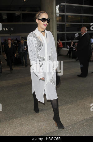Los Angeles, Ca, USA. 7th Oct, 2016. Rita Ora seen at LAX Airport in Los Angeles, California on October 7, 2016. Credit:  John Misa/Media Punch/Alamy Live News Stock Photo