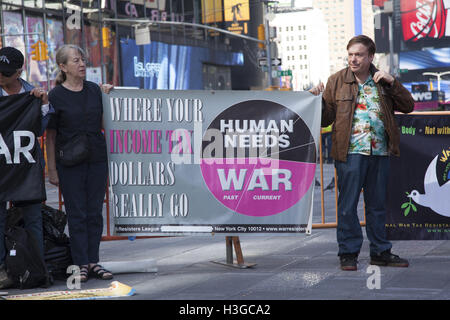 New York, New York, USA. 7th Oct, 2016. Demonstrators in Times Square marked the 15th Anniversary of America's longest war, the War in Afghanistan begun after 9/11 although like Iraq it had no connection to the 911 terrorists. Credit:  David Grossman/Alamy Live News Stock Photo