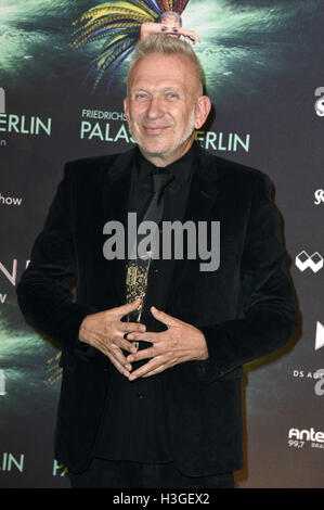 Berlin, Deutschland. 06th Oct, 2016. Jean Paul Gaultier at the Premiere of 'The One Grand Show' at the Friedrichstadt-Palast. Berlin, Germany. October 6, 2016./picture alliance © dpa/Alamy Live News Stock Photo