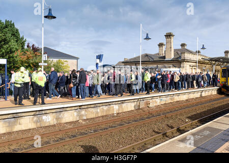 Mansfield, Nottinghamshire, UK. 08th Oct, 2016. Notts County football fans arrive at Field Mill ahead of todays local league two derby against Mansfield town. Credit:  Ian Francis/Alamy Live News Stock Photo