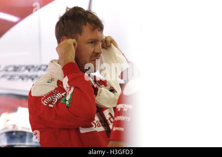 Suzuka, Japan. 8th Oct, 2016. Sebastian Vettel (GER) F1 : Japanese Formula One Grand Prix at Suzuka Circuit in Suzuka, Japan . Credit:  Sho Tamura/AFLO SPORT/Alamy Live News Stock Photo