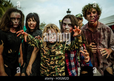 Sitges, Spain. October 9th, 2016. A group of young 'Zombies' poses for a photo prior to the Sitges Zombie Walk 2016 Credit:  matthi/Alamy Live News Stock Photo