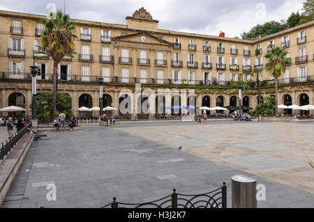 People sitting in Plaza Nueva, Bilbao, Biscay, Basque Country, Spain, Europe Stock Photo