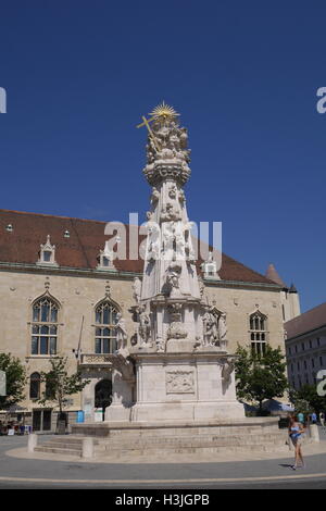 Szentharomsag ter (Square) with its replica statue of the Holy Trinity, a plague pillar, Castle District, Budapest, Hungary Stock Photo