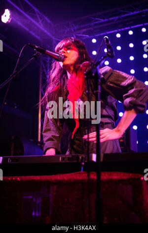 Milan Italy. 08th October 2016. The Mexican garage punk band LE BUTCHERETTES performs live on stage at Tunnel Credit:  Rodolfo Sassano/Alamy Live News Stock Photo