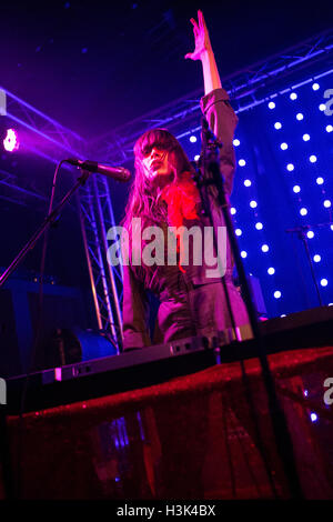 Milan Italy. 08th October 2016. The Mexican garage punk band LE BUTCHERETTES performs live on stage at Tunnel Credit:  Rodolfo Sassano/Alamy Live News Stock Photo