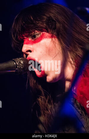 Milan Italy. 08th October 2016. The Mexican garage punk band LE BUTCHERETTES performs live on stage at Tunnel Credit:  Rodolfo Sassano/Alamy Live News Stock Photo