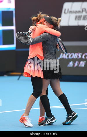 Beijing, Beijing, China. 9th Oct, 2016.  American professional tennis player Bethanie Mattek-Sands and Czech tennis player Lucie Safarova celebrate with each other after they win the championship in women's doubles at the China Open in Beijing, October 9th, 2016. Credit:  SIPA Asia/ZUMA Wire/Alamy Live News Stock Photo