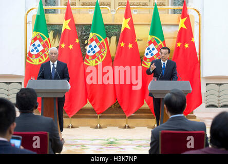 Beijing, China. 9th Oct, 2016. Chinese Premier Li Keqiang and Portuguese Prime Minister Antonio Costa jointly meet the press in Beijing, capital of China, Oct. 9, 2016. © Wang Ye/Xinhua/Alamy Live News Stock Photo