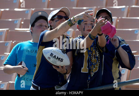 Los Angeles, California, USA. 9th Oct, 2016. Los Angeles Rams fans look for autographs prior to a NFL football game against the Buffalo Bills at the Los Angeles Memorial Coliseum on Sunday, Oct. 9, 2016 in Los Angeles. (Photo by Keith Birmingham, Pasadena Star-News/SCNG) Credit:  San Gabriel Valley Tribune/ZUMA Wire/Alamy Live News Stock Photo