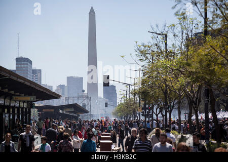 Buenos Aires, Argentina. 9th Oct, 2016. Visitors and gourmets flock to the Federal Barbecue Championship in Buenos Aires, Argentina, on Oct. 9, 2016. The Federal Barbecue Championship took place on Oct. 9. Credit:  Martin Zabala/Xinhua/Alamy Live News Stock Photo