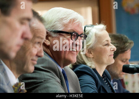 Abuja, Nigeria. 10th Oct, 2016. German German Foreign minister Frank-Walter Steinmeier meets with Nigerian Foreign minister Geoffrey Onyeama in Abuja, Nigeria Credit:  Rey T. Byhre/Alamy Live News Stock Photo