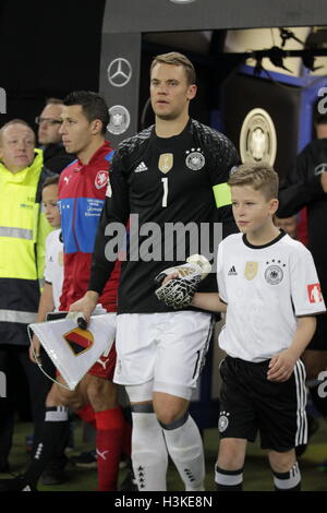 Volksparkstadion, Hamburg, Germany. 08th Oct, 2016. World Cup Qualifying. Germany versus Czech Republic. Manuel Neuer in action © Action Plus Sports/Alamy Live News Stock Photo