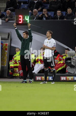 Volksparkstadion, Hamburg, Germany. 08th Oct, 2016. World Cup Qualifying. Germany versus Czech Republic. Benedikt Howedes in action © Action Plus Sports/Alamy Live News Stock Photo