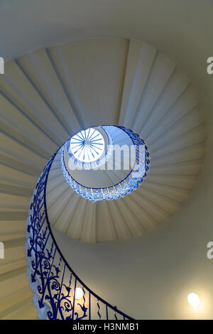 Royal Greenwich, London, 11th October 2016. The beautifully restored Tulip Stairs. Queen's House, which was closed for restoration and refurbishment for over a year, reopens to the public, marking the historic building's 400th anniversary. Credit:  Imageplotter News and Sports/Alamy Live News Stock Photo