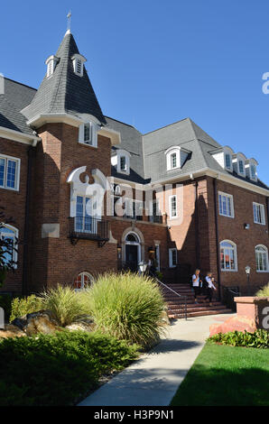 Chi omega sorority house hi res stock photography and images Alamy