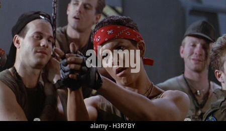 ALIENS (1986)  BILL PAXTON  JENETTE GOLDSTEIN  JAMES CAMERON (DIR)  MOVIESTORE COLLECTION LTD Stock Photo